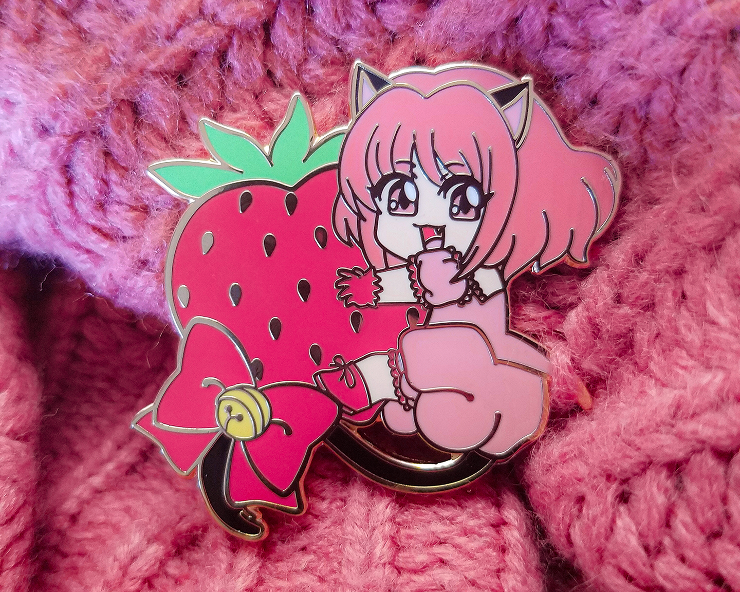 Mew Ichigo Gold Enamel Pin